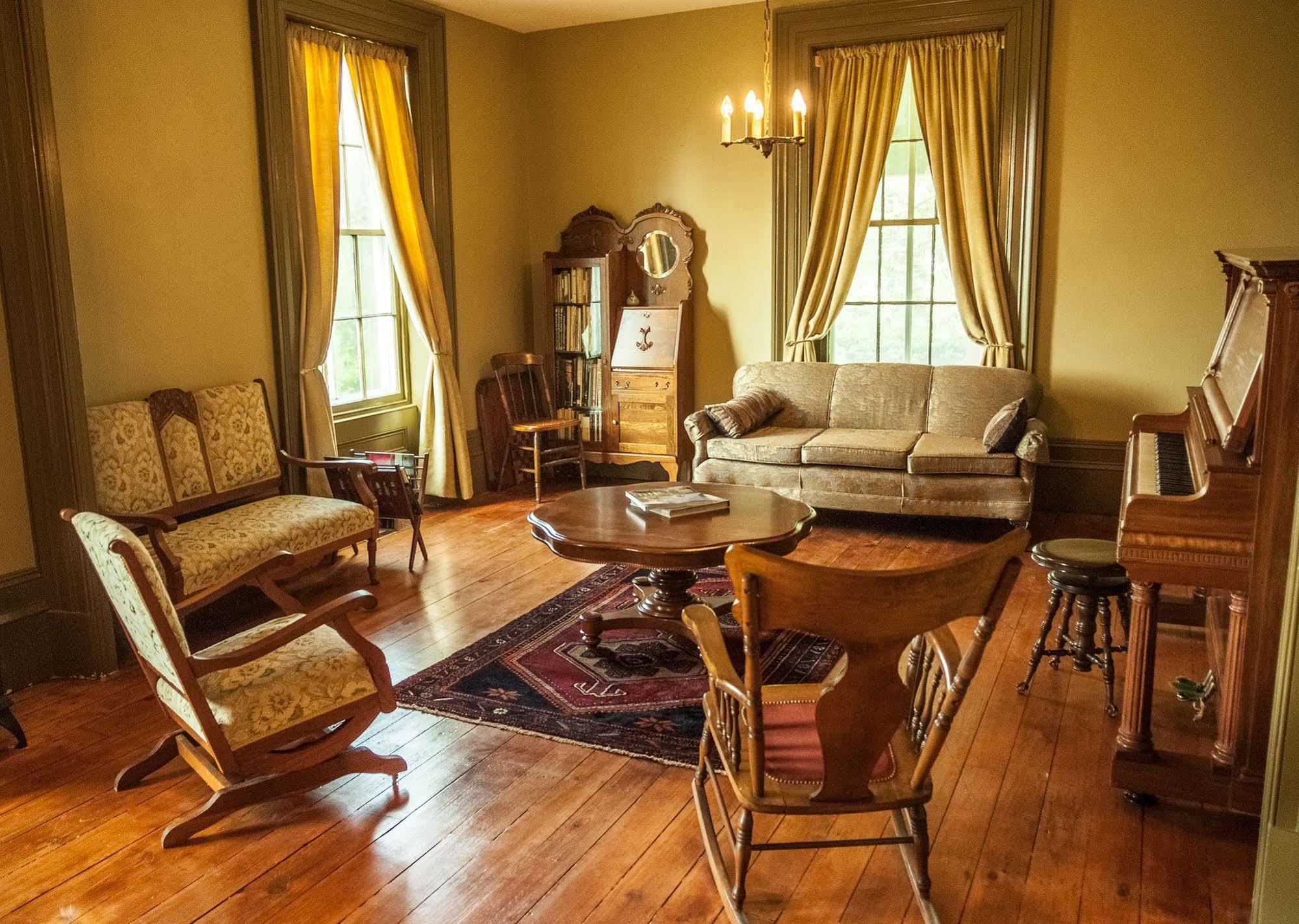 Bed & Breakfast Culverdene House Simcoe